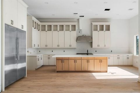 6536 Community Drive West University Place TX 77005