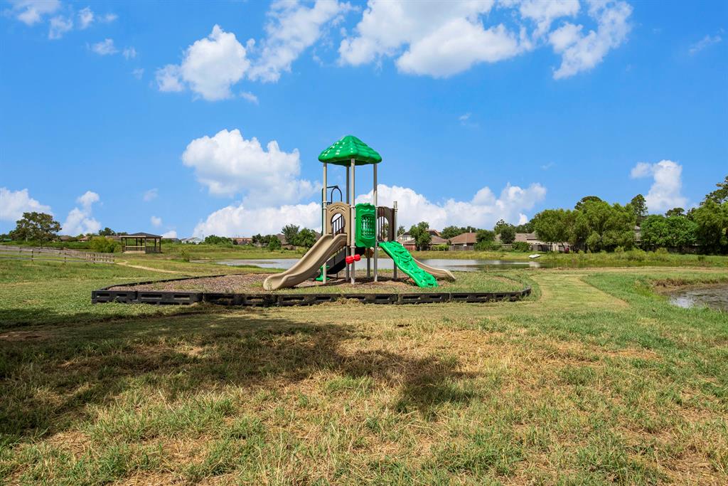 4214 Leslies Way Way, Dickinson, Texas image 20