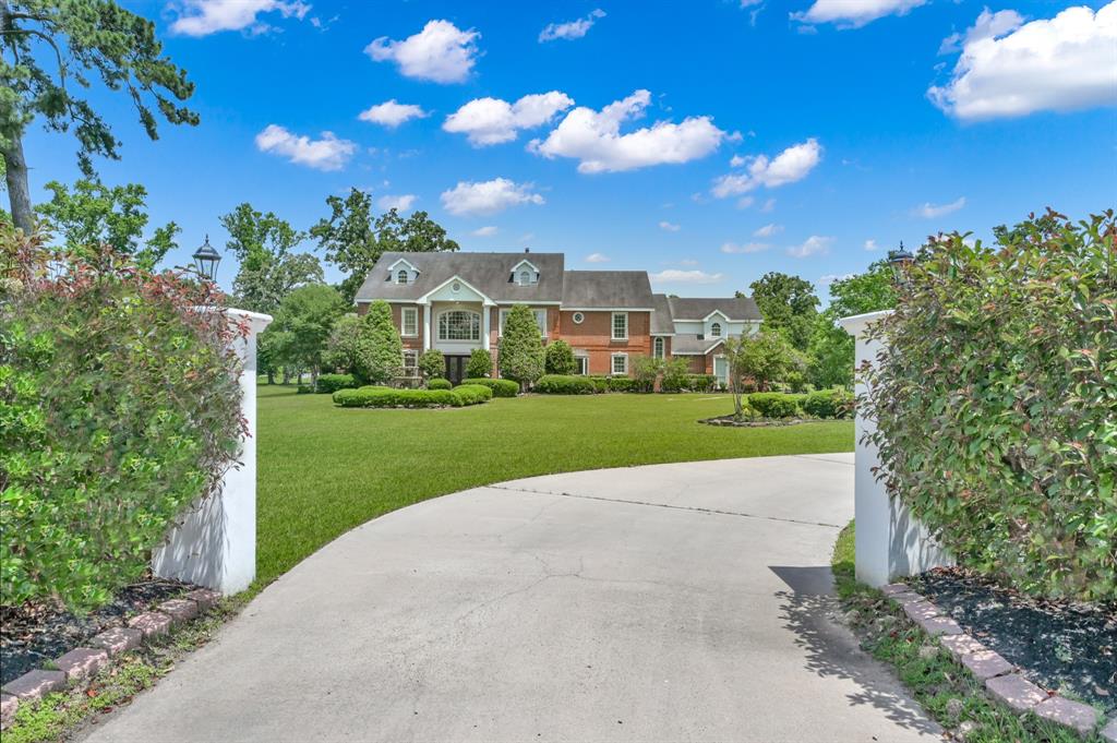 15203 Wildwood Circle