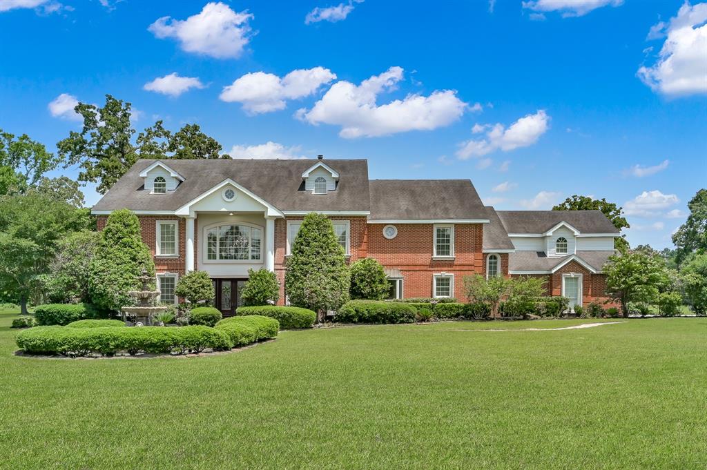 15203 Wildwood Circle