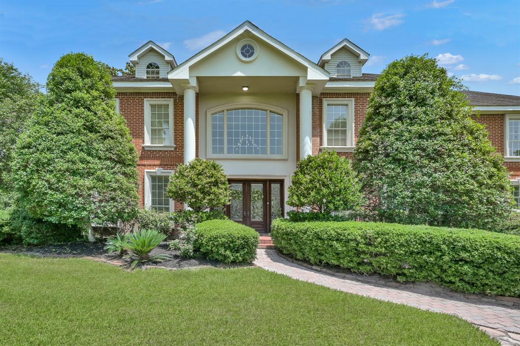 15203 Wildwood Circle