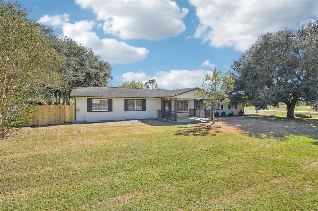 7225 Avenue C, Beasley, Texas image 1