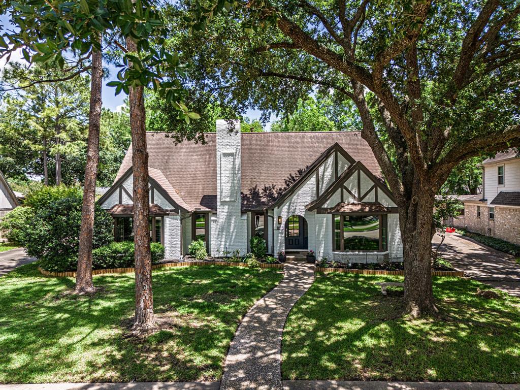 1815 Valley Vista Drive