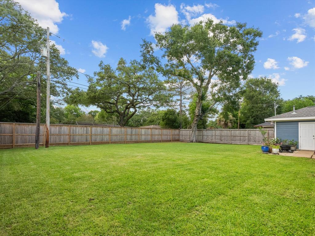 110 Marshall Street, League City, Texas image 25