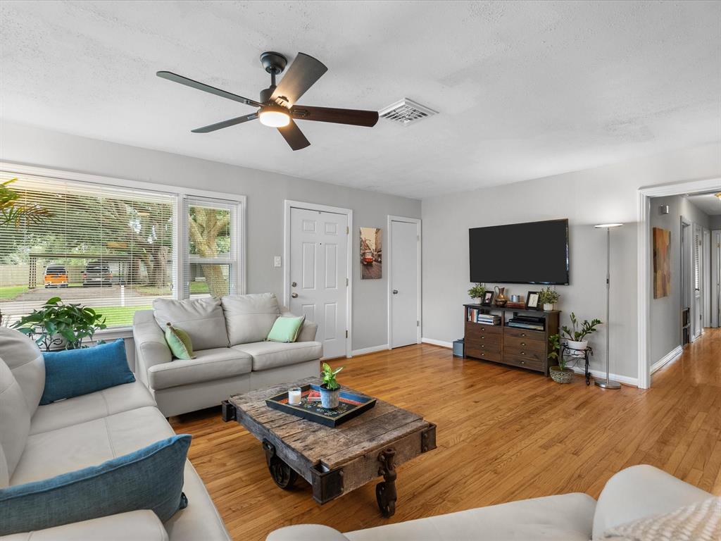 110 Marshall Street, League City, Texas image 6