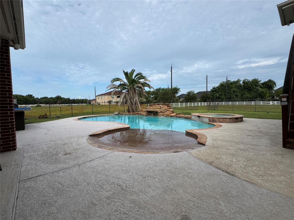 5519 Bridlewood Drive