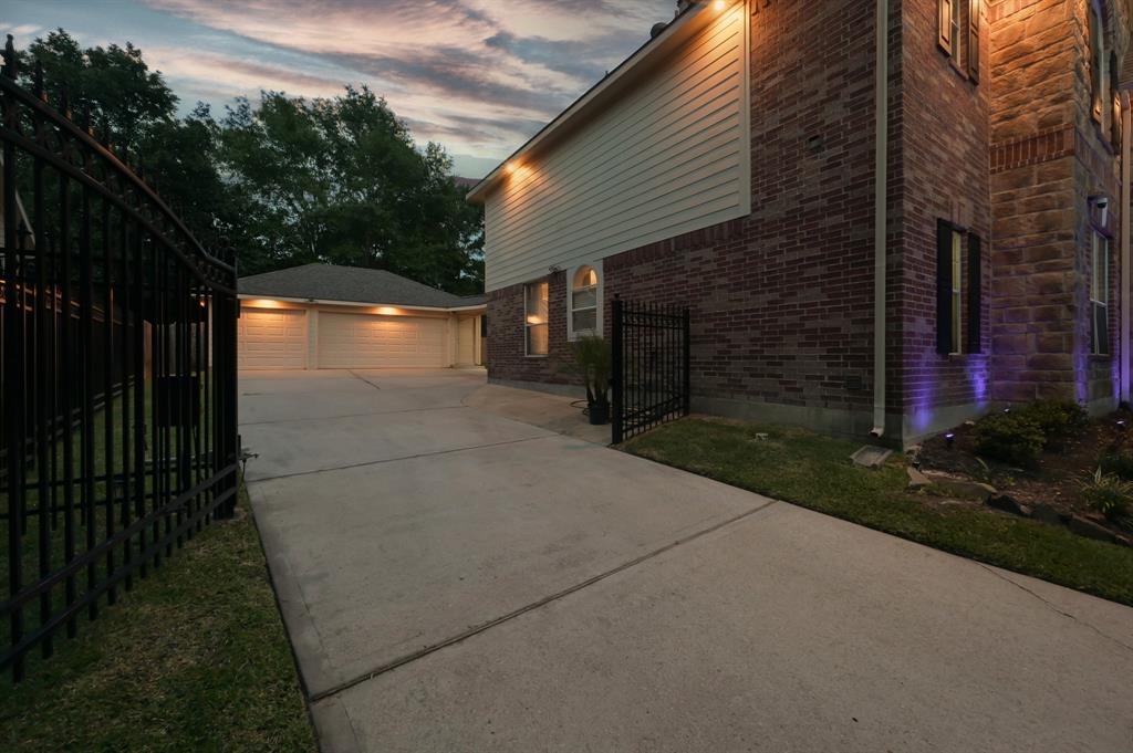 2511 N Yorkchase Lane, Conroe, Texas image 45