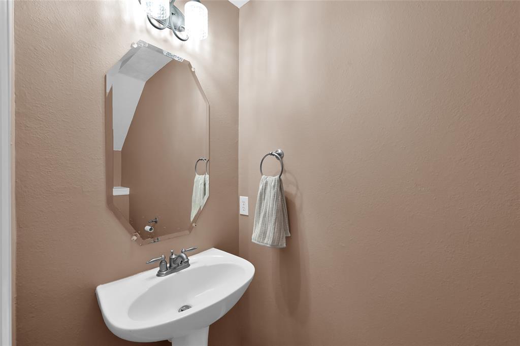 2511 N Yorkchase Lane, Conroe, Texas image 35