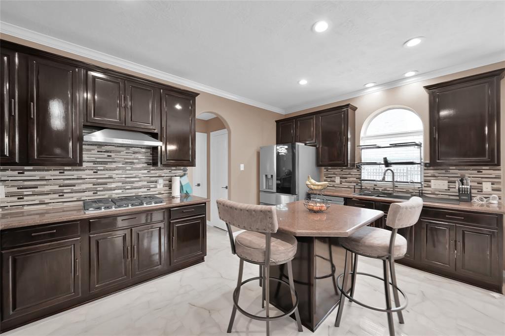 2511 N Yorkchase Lane, Conroe, Texas image 12