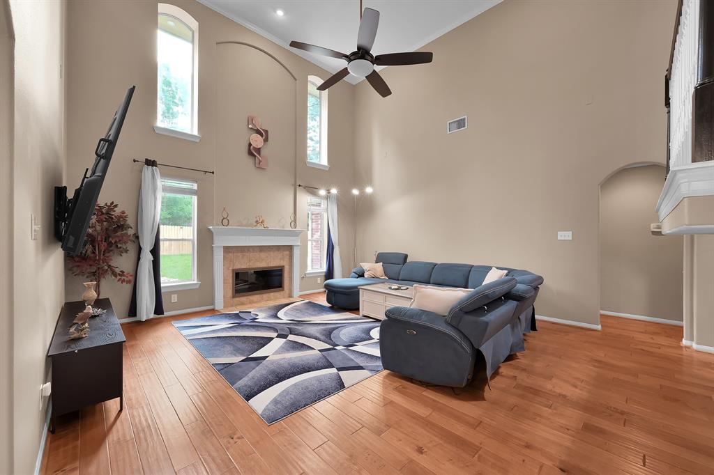 2511 N Yorkchase Lane, Conroe, Texas image 7