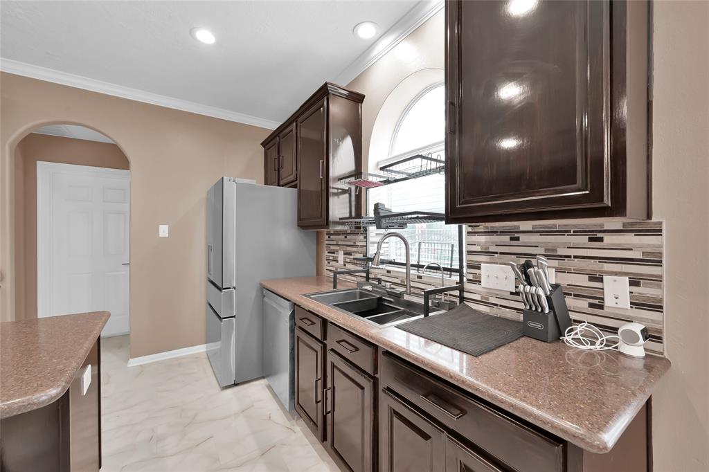 2511 N Yorkchase Lane, Conroe, Texas image 13