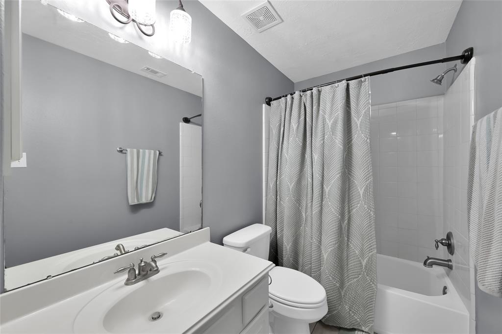 2511 N Yorkchase Lane, Conroe, Texas image 32