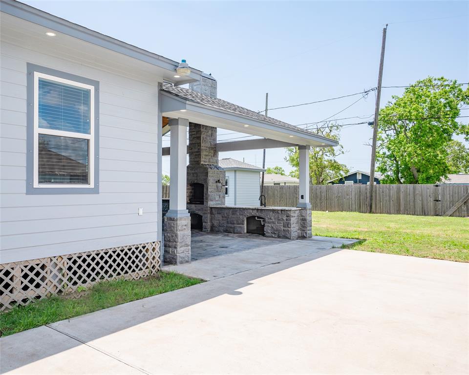 517 S Avenue G, Freeport, Texas image 4