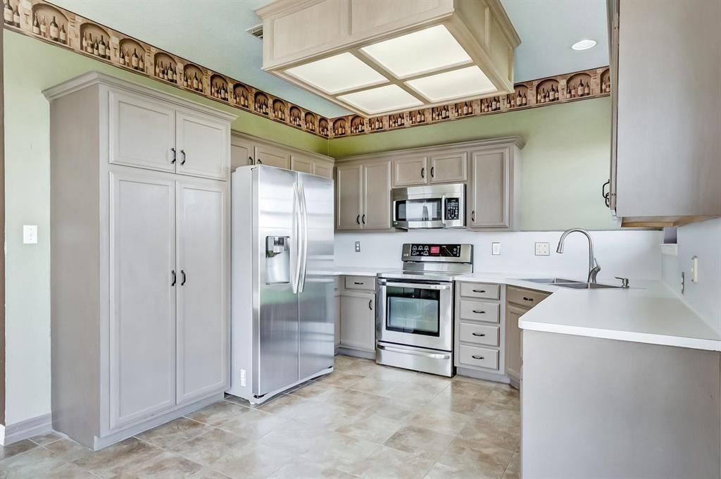 2514 Thunderbird Drive, Orange, Texas image 1