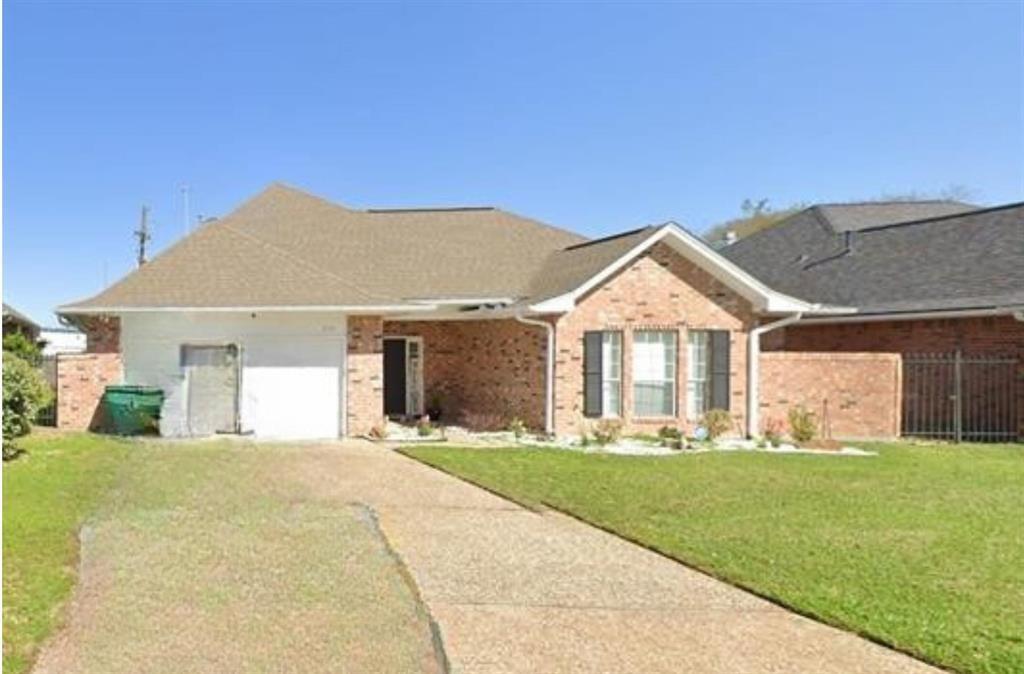 2514 Thunderbird Drive, Orange, Texas image 5