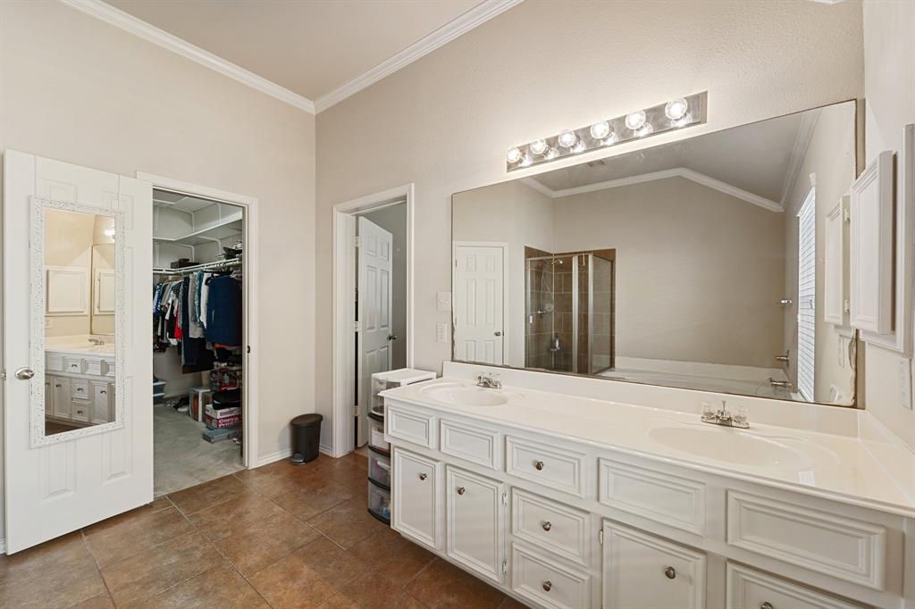 20210 Emerald Cliff Lane, Richmond, Texas image 11