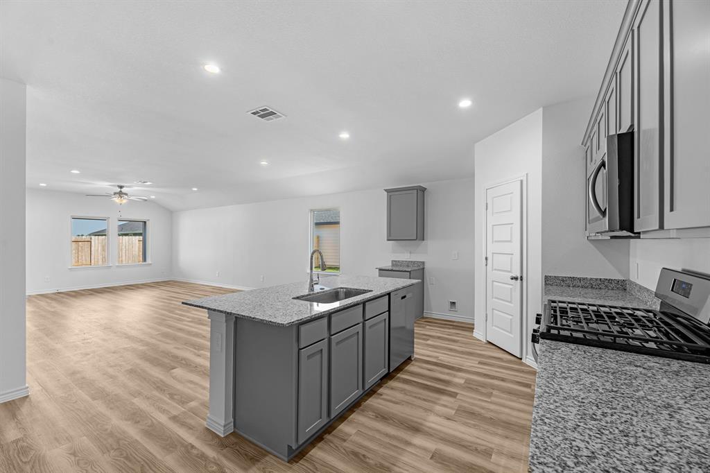 5690 Wood Duck Drive, Orange, Texas image 5