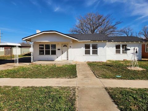 A home in Slaton