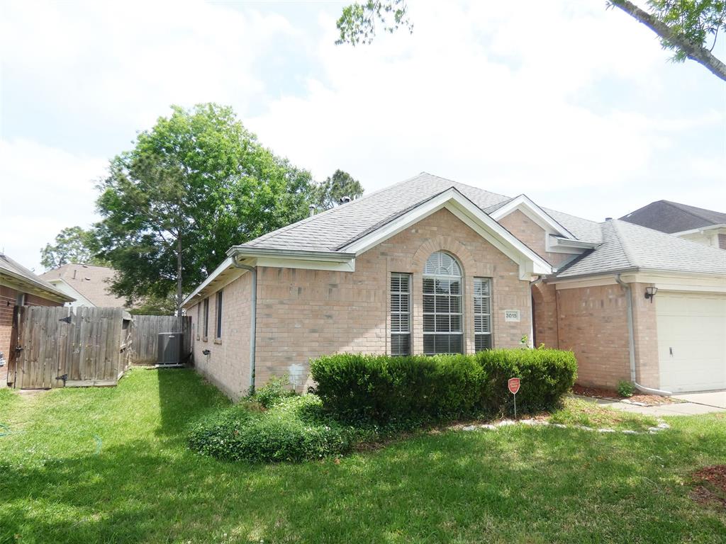 3015 Davey Oaks Street, Pearland, Texas image 19