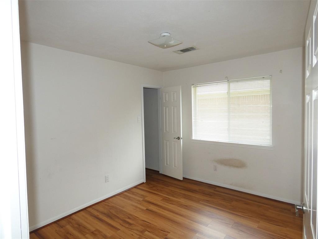 3015 Davey Oaks Street, Pearland, Texas image 10