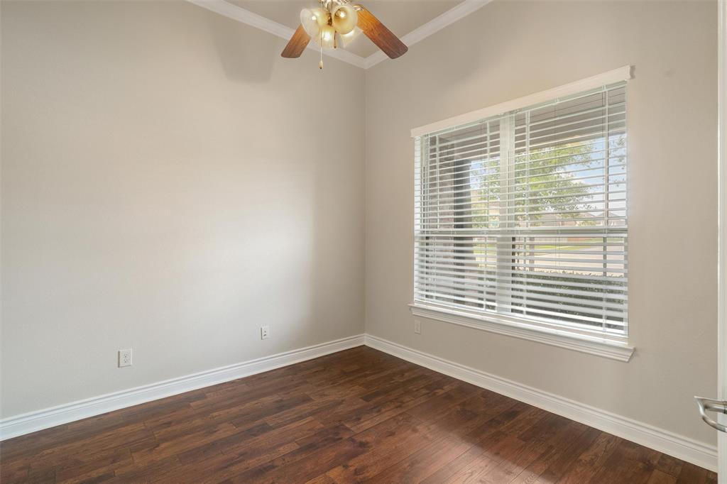 575 Kirkham Lane, League City, Texas image 6