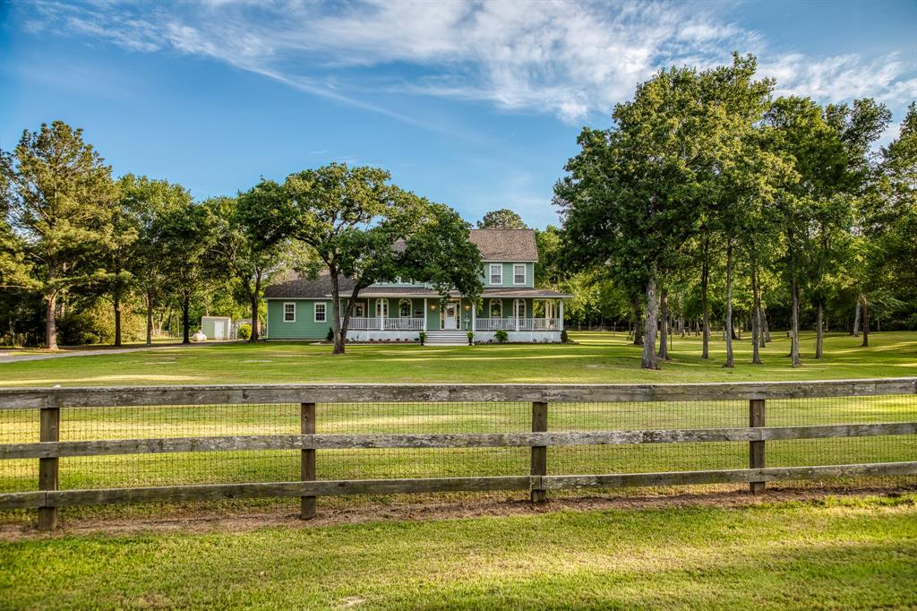 185 Camilla Circle, Bellville, Texas image 2