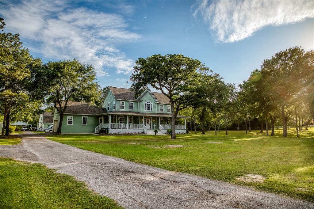 185 Camilla Circle, Bellville, Texas image 3