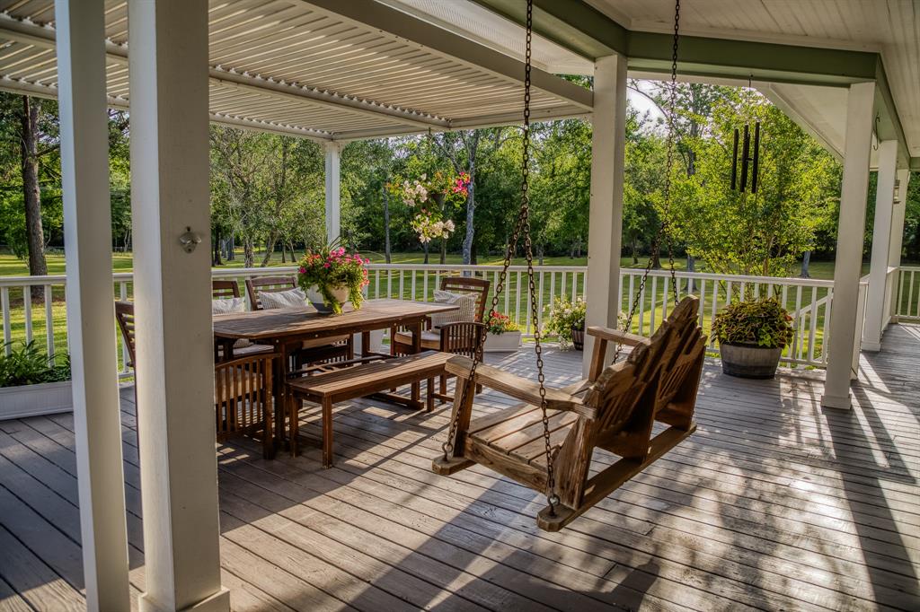 185 Camilla Circle, Bellville, Texas image 27