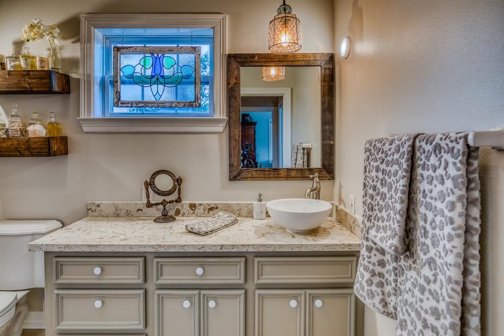 185 Camilla Circle, Bellville, Texas image 18