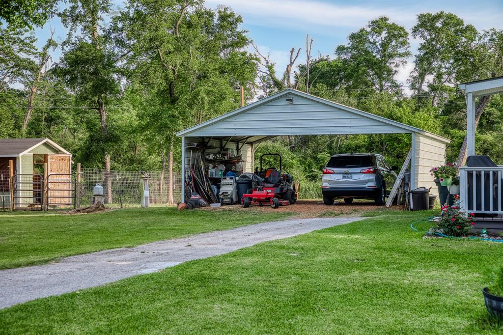 185 Camilla Circle, Bellville, Texas image 38