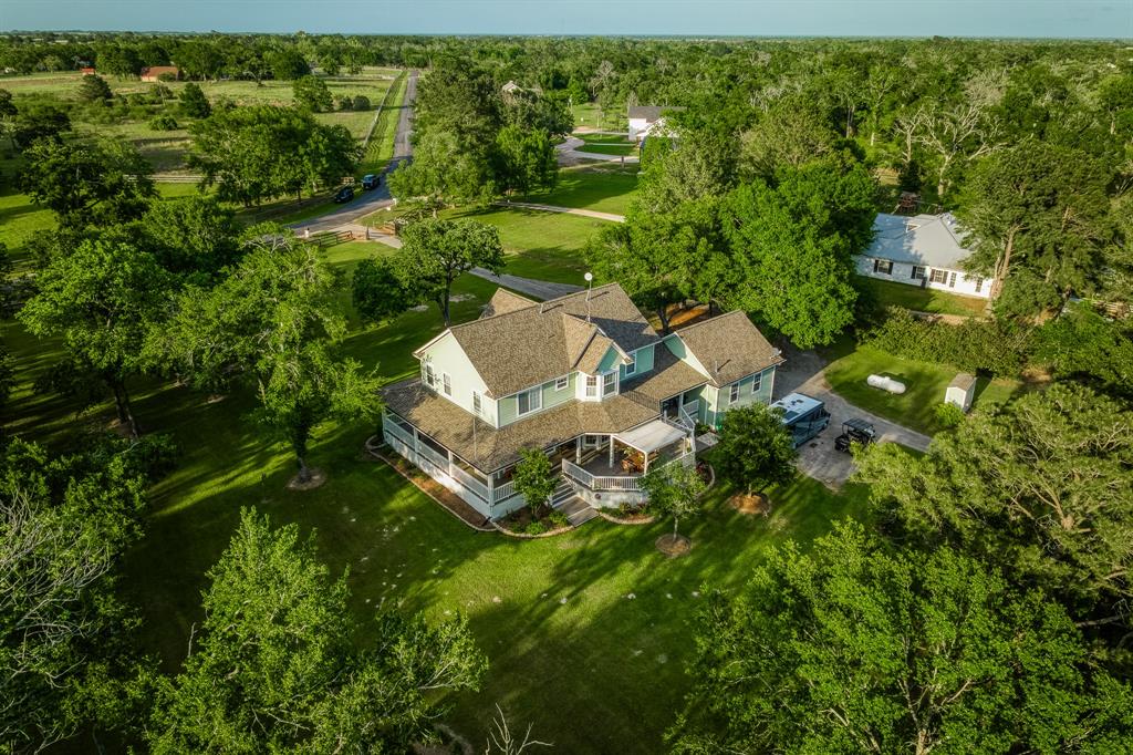 185 Camilla Circle, Bellville, Texas image 41