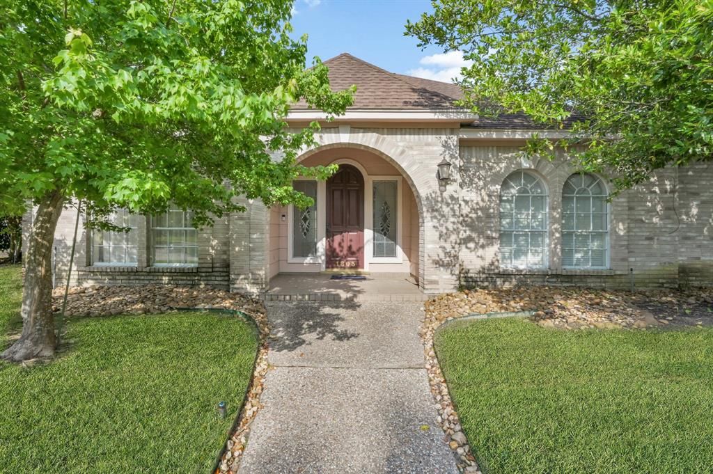 Photo of 1803 Quiet Country Court, Houston, TX 77345 (MLS # 61002618)