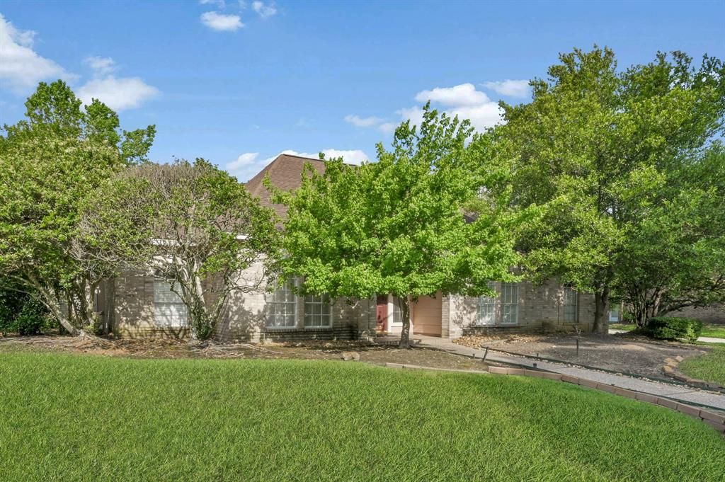 Photo of 1803 Quiet Country Court, Houston, TX 77345 (MLS # 61002618)