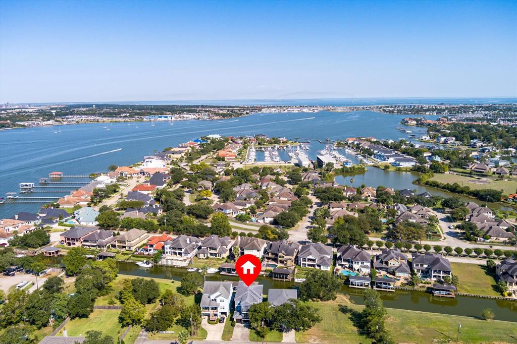 211 Valmar Street, Kemah, Texas image 3