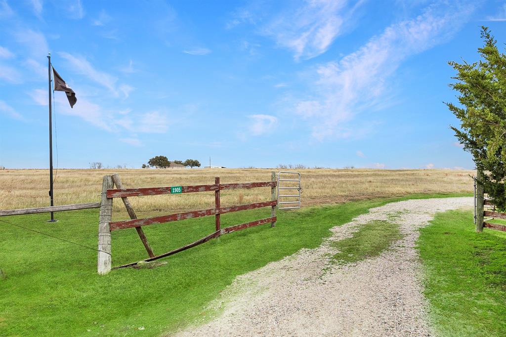 1905 Century Farms Road, Burton, Texas image 2