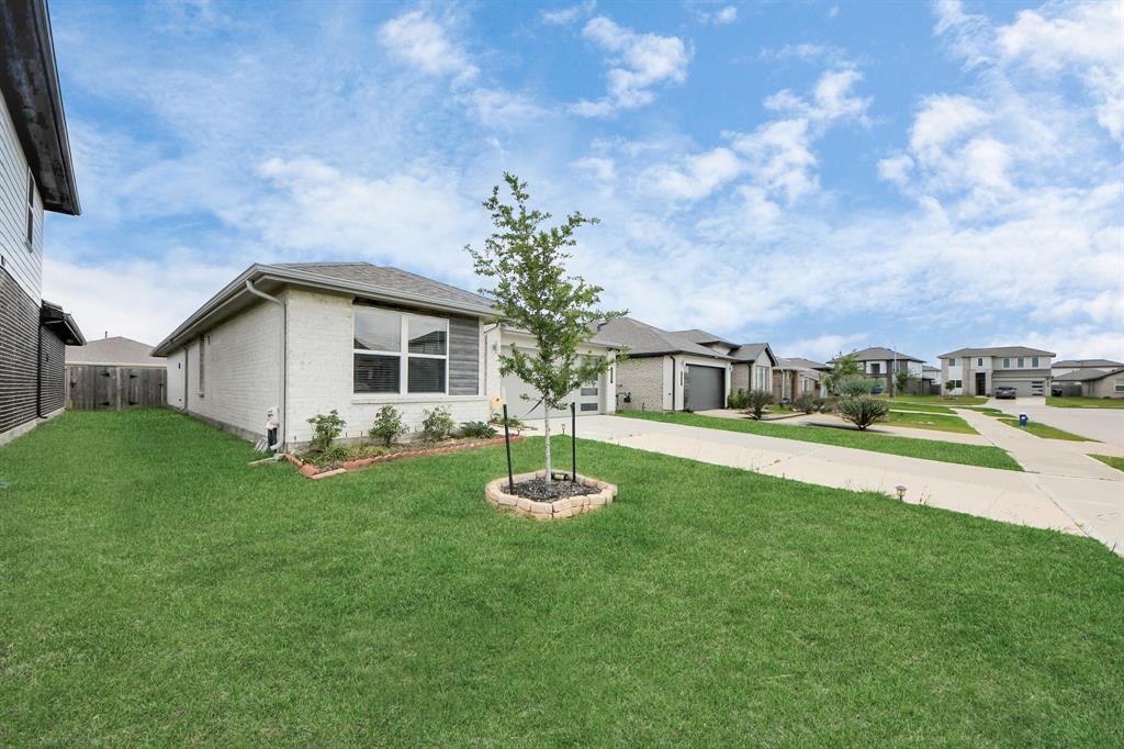 7007 Fleetwood Crescent Way, Richmond, Texas image 9