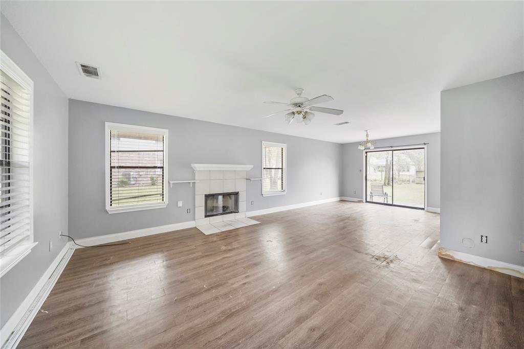 7407 Nickaburr Creek Drive, Magnolia, Texas image 4
