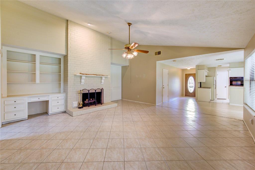 11806 Brook Meadows Lane, Meadows Place, Texas image 5
