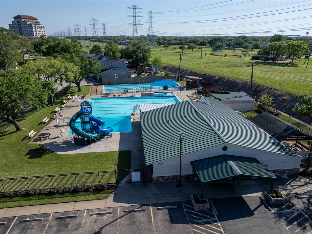 11806 Brook Meadows Lane, Meadows Place, Texas image 31