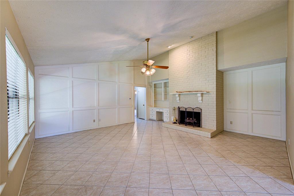 11806 Brook Meadows Lane, Meadows Place, Texas image 7