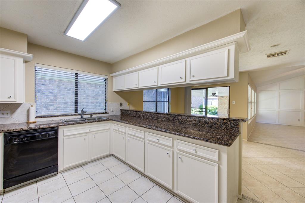 11806 Brook Meadows Lane, Meadows Place, Texas image 13