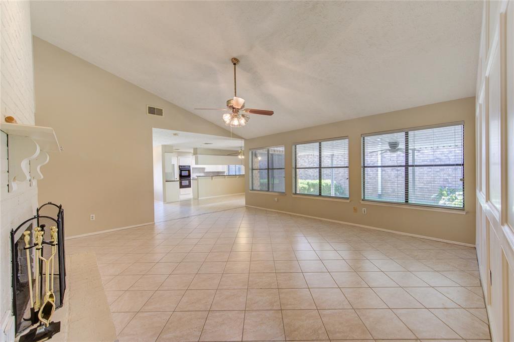 11806 Brook Meadows Lane, Meadows Place, Texas image 8