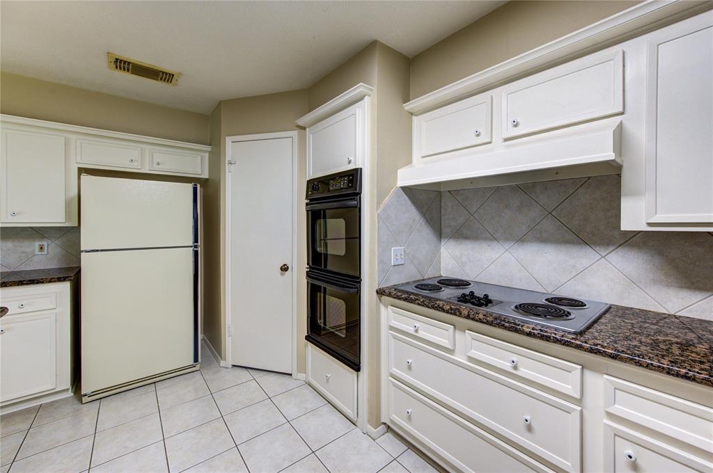 11806 Brook Meadows Lane, Meadows Place, Texas image 12