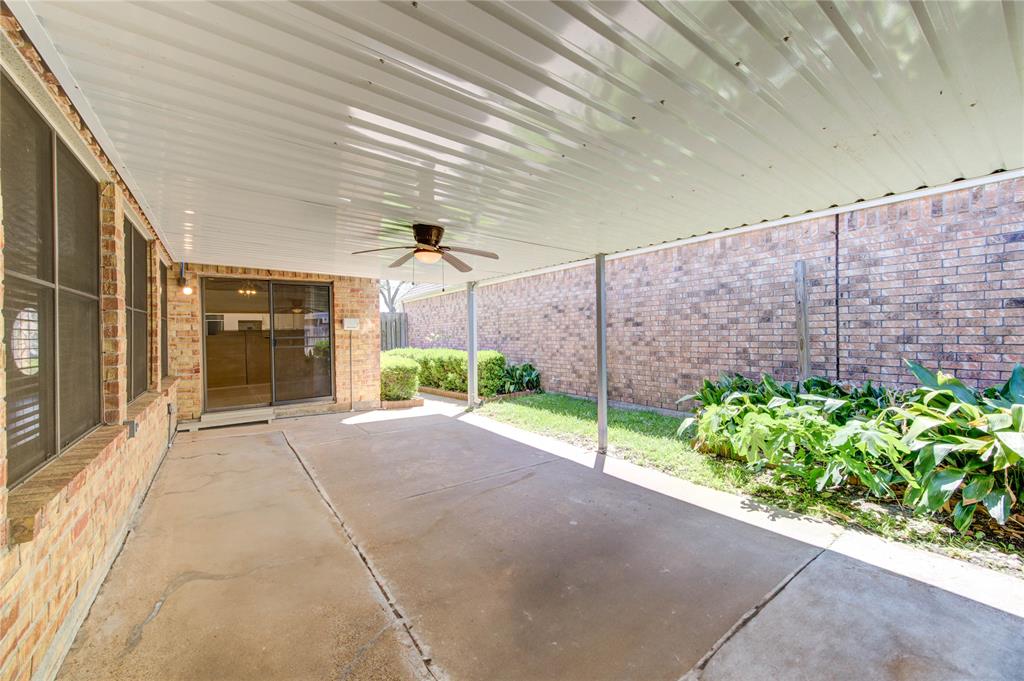 11806 Brook Meadows Lane, Meadows Place, Texas image 27