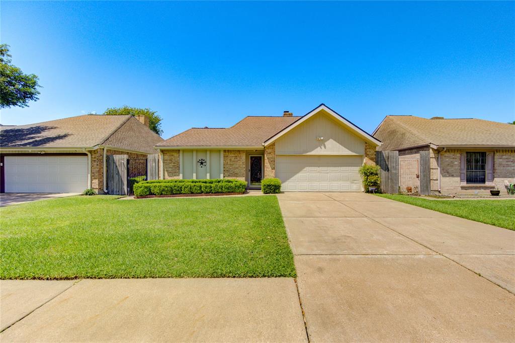 11806 Brook Meadows Lane, Meadows Place, Texas image 30