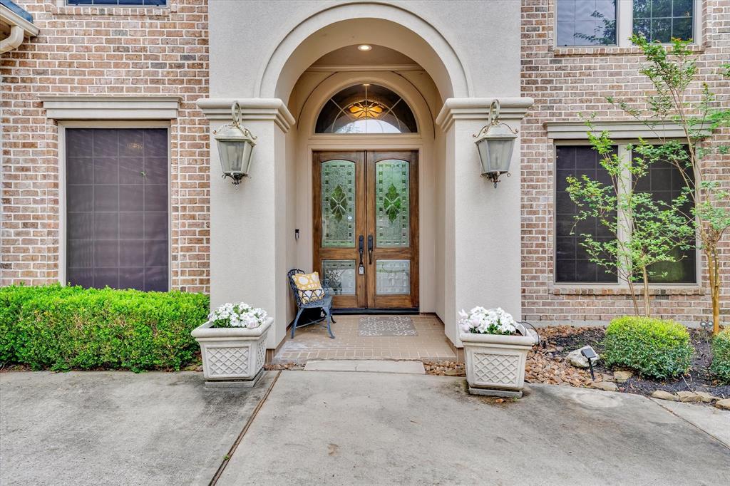 1302 Royal Sands Lane, Kingwood, Texas image 2