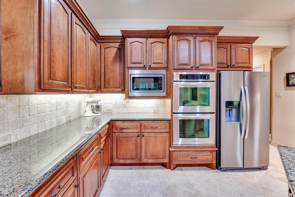 1302 Royal Sands Lane, Kingwood, Texas image 10