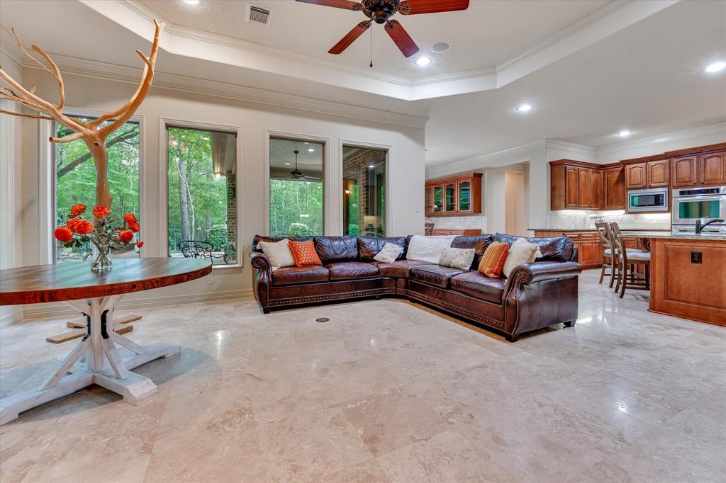 1302 Royal Sands Lane, Kingwood, Texas image 7
