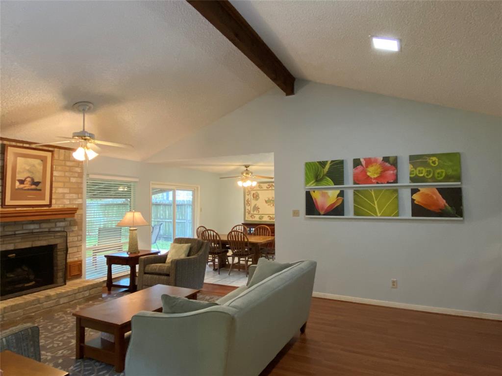 Photo 4 of 21 of 15423 Linkshire Drive house