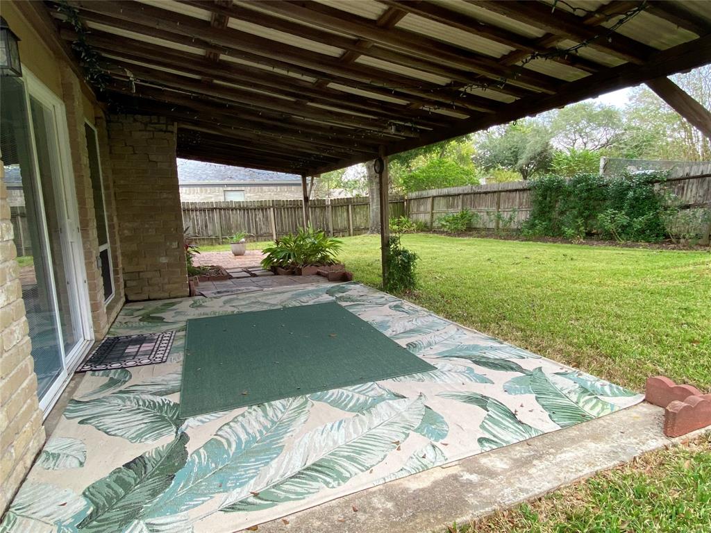 Photo 19 of 21 of 15423 Linkshire Drive house